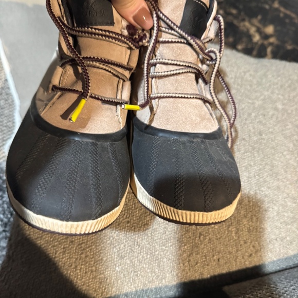 Sorel - Picture 2 of 6